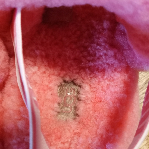 4/$20 UGG Hot Pink Fluffita Platform Sandals - Picture 8 of 16